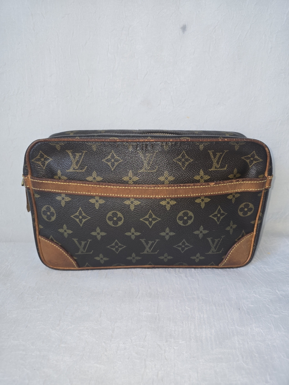 Louis Vuitton Monogram Canvas Unisex Pouch/Clutch